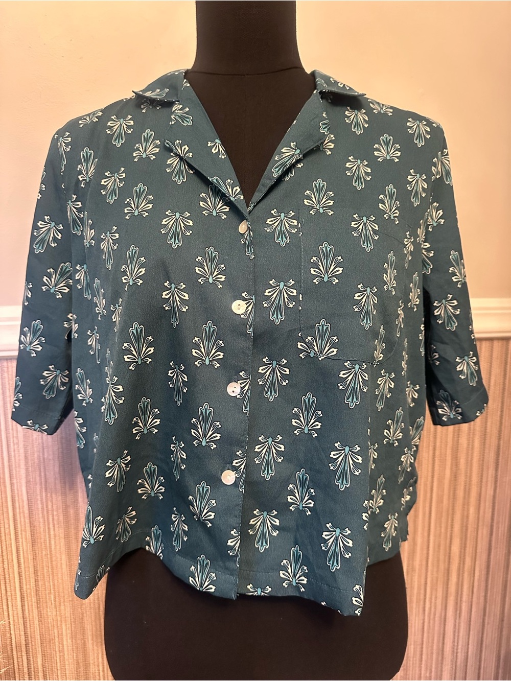 Rachel Zoe Los Angeles Teal Geometric Print Button Front Camp Shirt Size Small